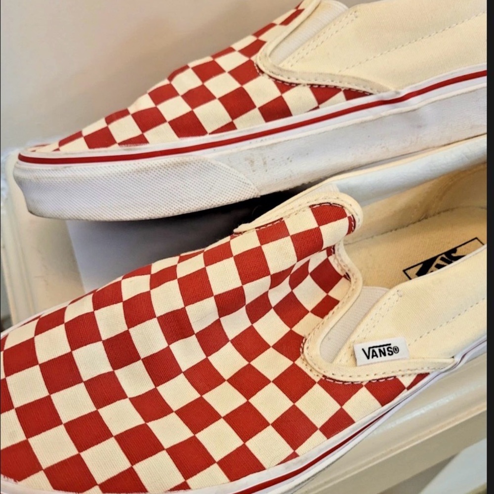 VANS Men's Size 9.5  Slip-On Checkerboard Skate Shoe  Red / Off White - Picture 5 of 9